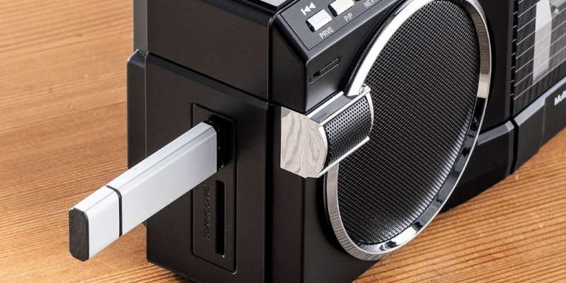 Sanwa Supply представила гибрид кассетного магнитофона и Bluetooth-колонки